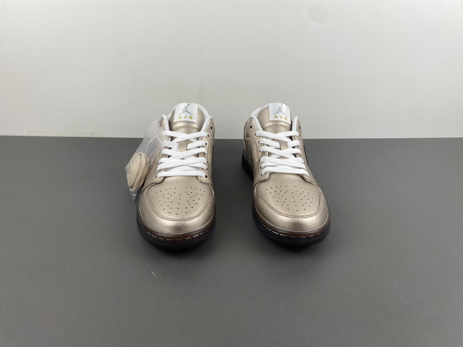 air jordan 1 low se “metallic zinc” hq3529-099