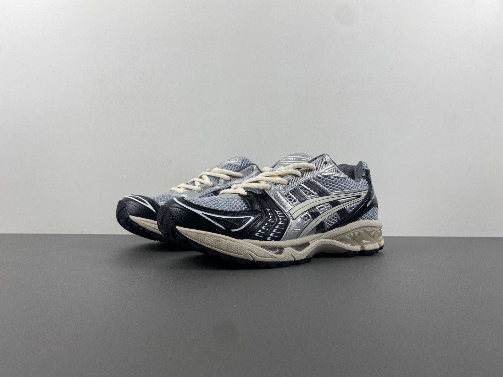 As*ic*s gel kayano 14 