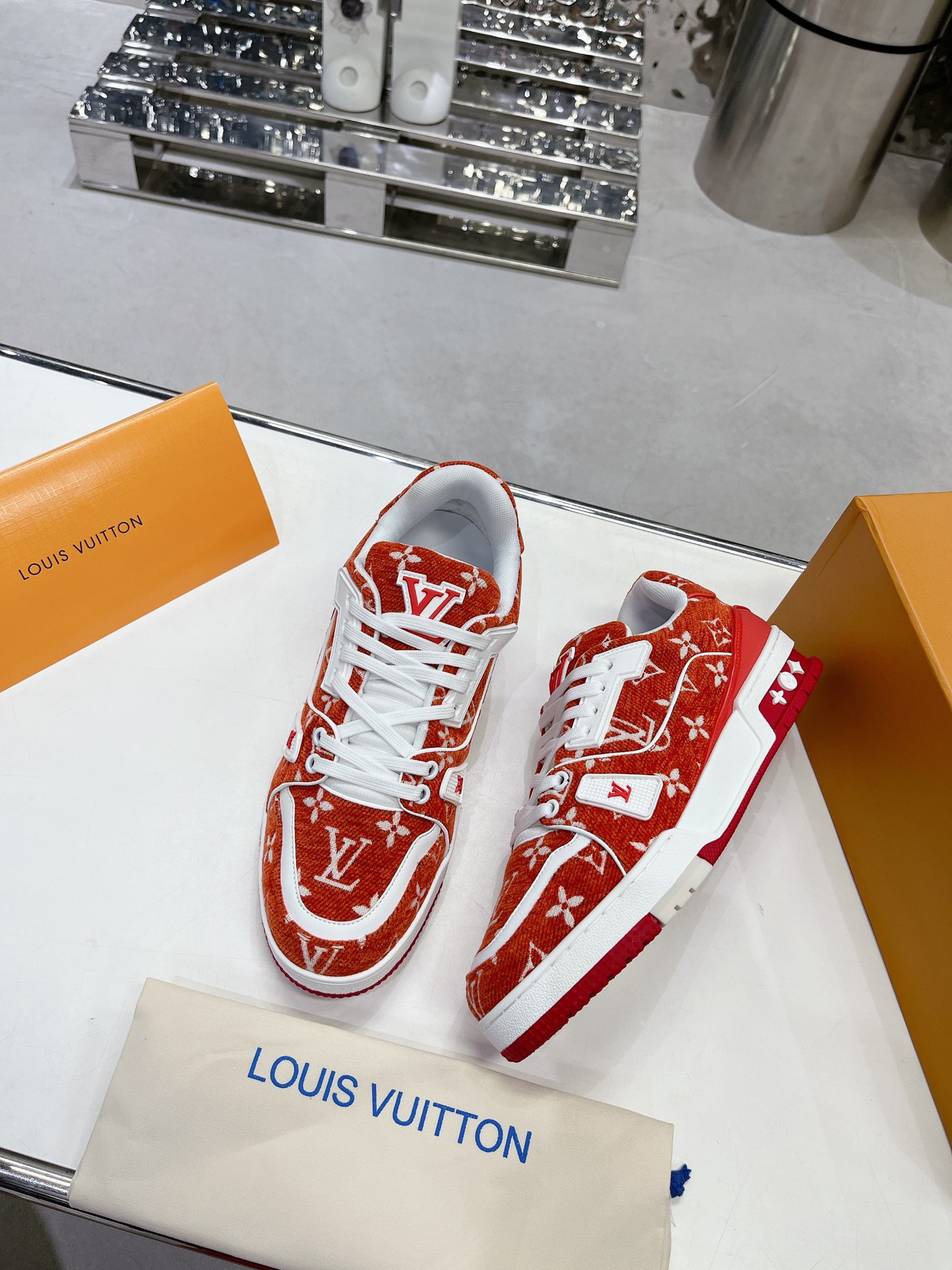 LVT SNEAKERS