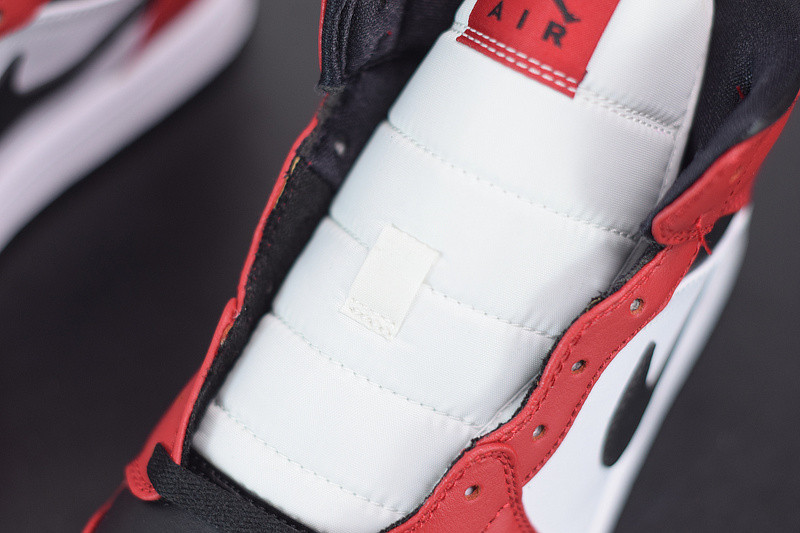 air jordan 1 mid “chicago black toe” 554724-069