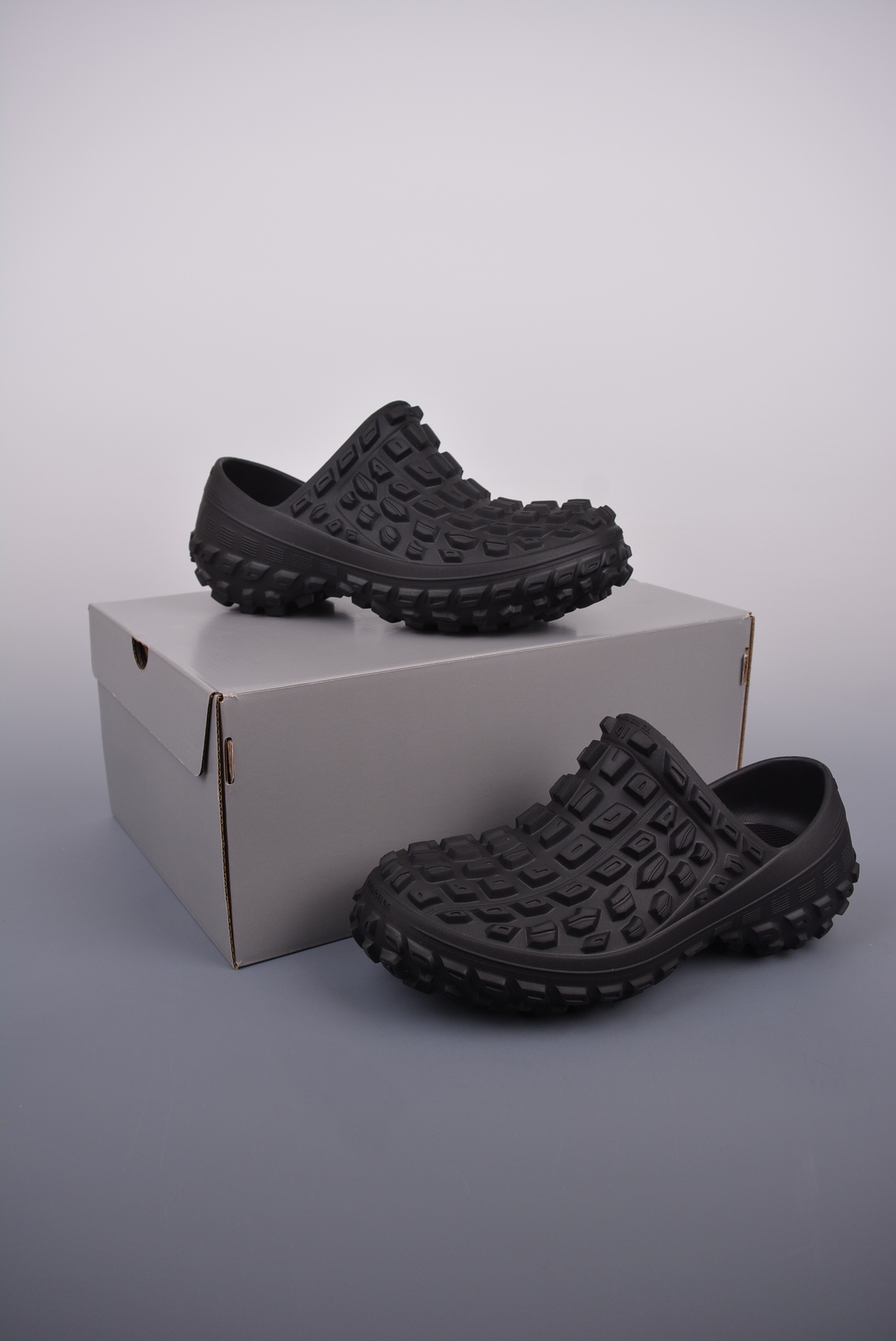 Ba*len*cia*ga defender slip-on clogs