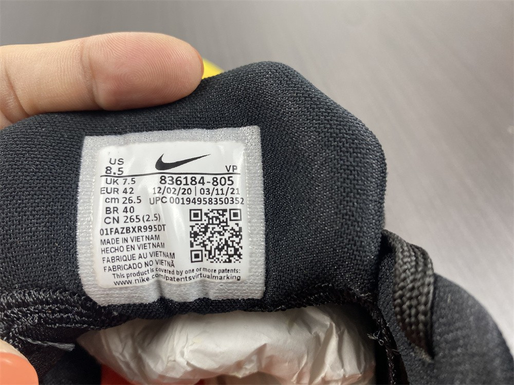 nike zoom kobe 11 em la sunset 836184-805