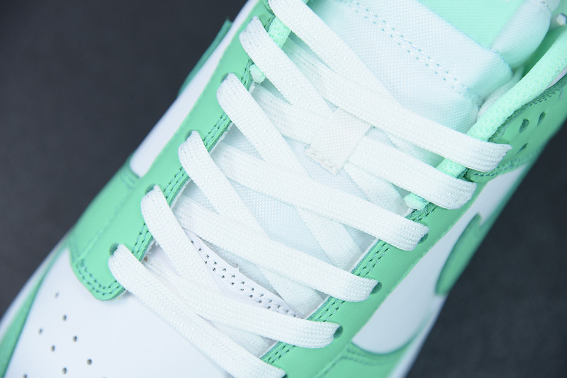 nike sb dunk low green glow dd1503-105