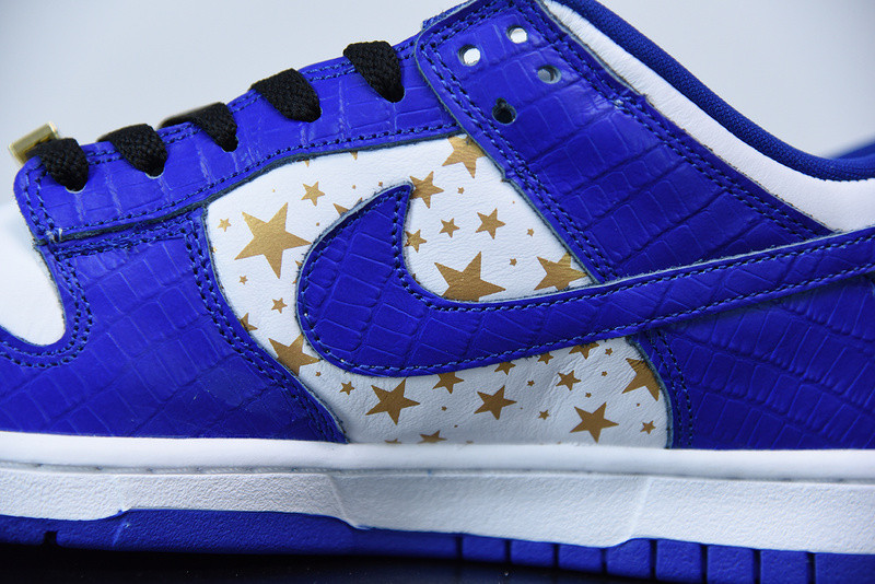 S*p*e x nike sb dunk low white/metallic gold-hyper blue dh3228-100