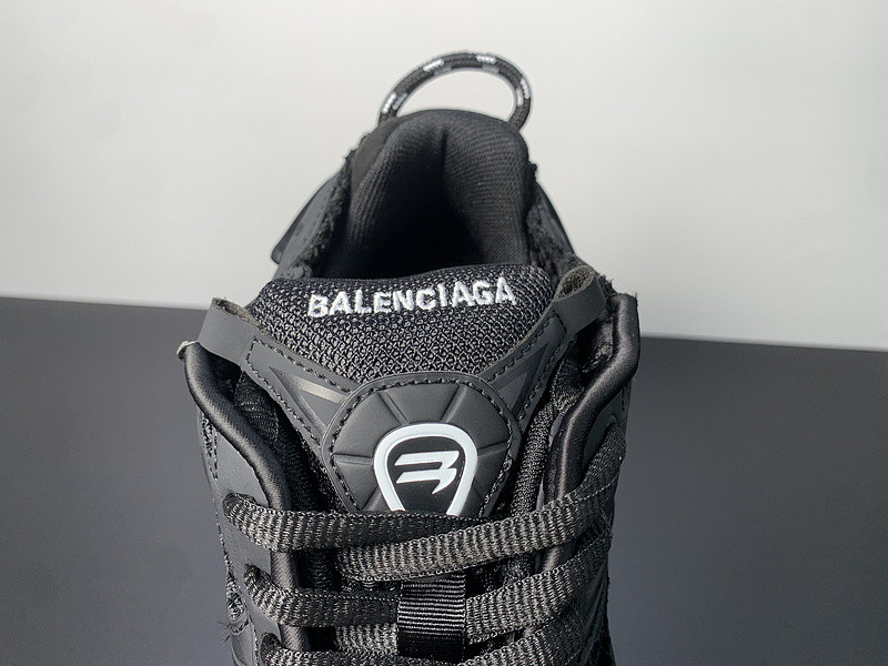 Ba*len*cia*ga runner sneaker