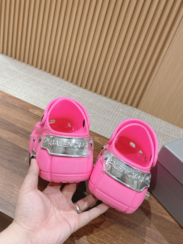 Cr*0*s x ba*len*cia*ga hardCr*0*s sandal