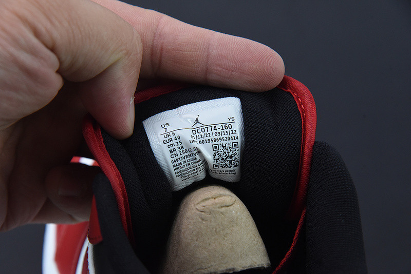 air jordan 1 low reverse black toe (w) dc0774-160