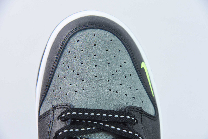 nike dunk low "black/grey/neon green" fq2205-001