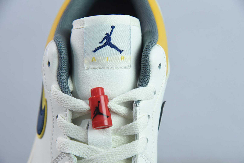 Air Jordan 1 Low Premium "Lace Toggle" HV4511-133