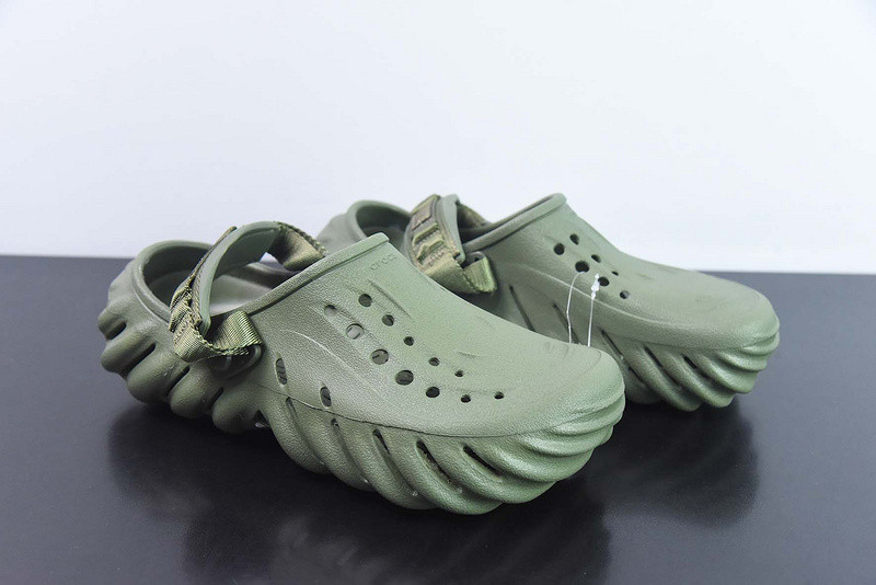 Cr*0*s echo clog army green